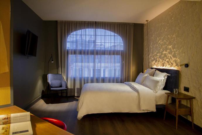 Imagen de la habitación del Hotel Boutique Letoh Letoh San Sebasti&aacute;n. Foto 13