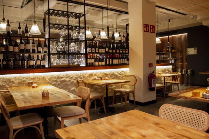 Imagen del bar/restaurante del Hotel Boutique Letoh Letoh San Sebasti&aacute;n. Foto 4