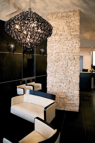 Imagen de los interiores del Hotel Boutique Marina. Foto 13