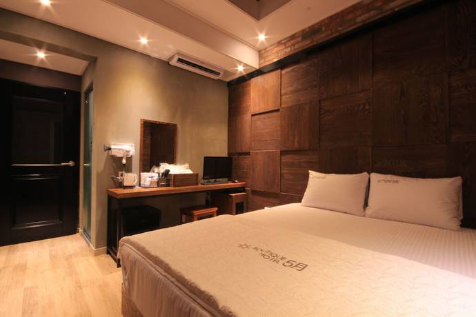 Imagen de la habitación del Hotel Boutique May. Foto 10