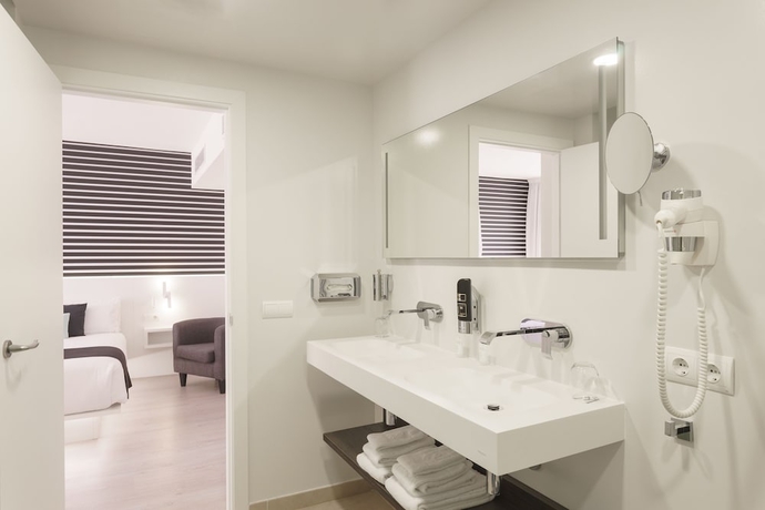 Imagen de la habitación del Hotel Boutique Minister. Foto 15