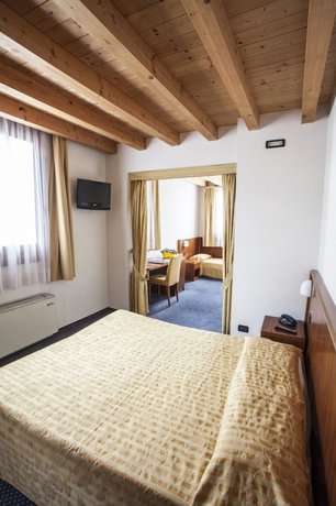 Imagen de la habitación del Hotel Boutique Municipio 1815. Foto 13