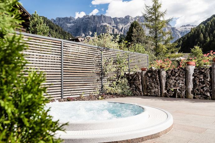 Imagen de la piscina del Hotel Boutique Nives. Foto 19