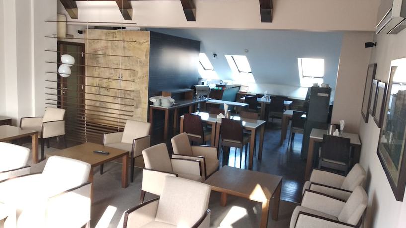 Imagen del bar/restaurante del Hotel Boutique PLATINUM. Foto 3