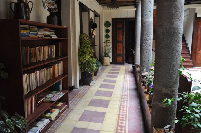 Imagen de los interiores del Hotel Boutique Portal De Cantu&ntilde;a. Foto 12