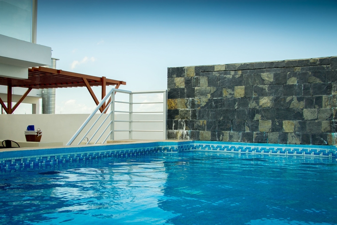 Imagen de la piscina del Hotel Boutique Rato 10. Foto 12