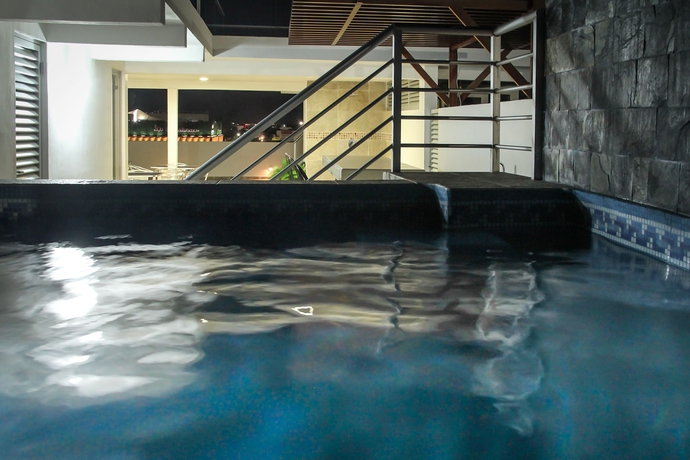 Imagen de la piscina del Hotel Boutique Rato 10. Foto 14