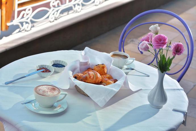 Imagen de los exteriores del Hotel Boutique Simfonia. Foto 9