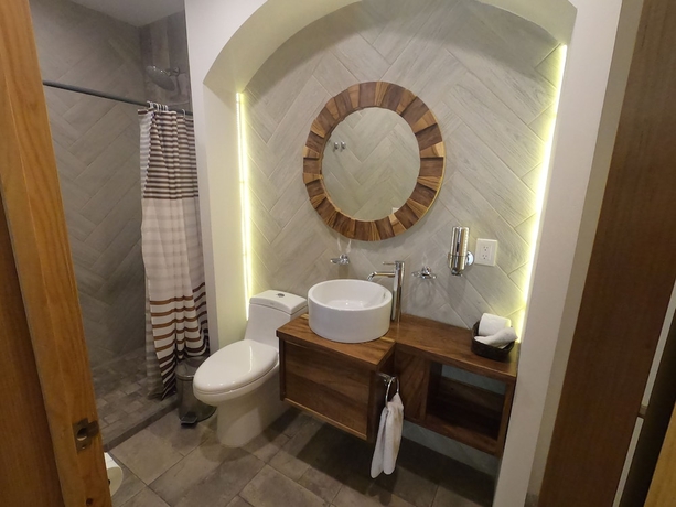 Imagen de la habitación del Hotel Boutique Sol y Luna Spa. Foto 8