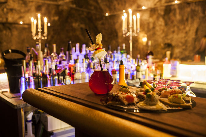 Imagen del bar/restaurante del Hotel Boutique Tr&auml;umerei 8 Auracher L&ouml;chl. Foto 7