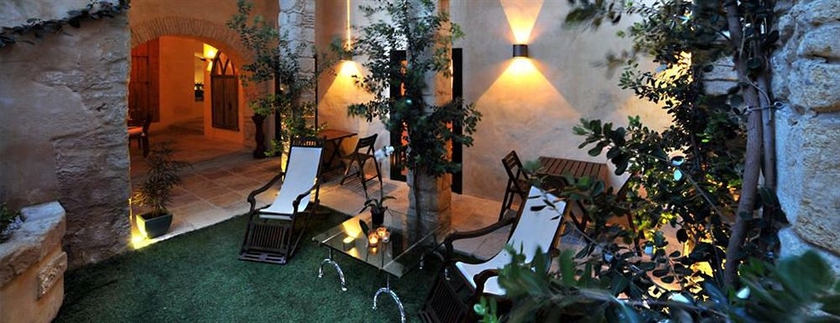 Imagen de los exteriores del Hotel Boutique V.... Foto 9