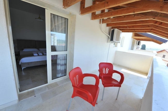 Imagen de los exteriores del Hotel Boutique Vila Drini. Foto 8
