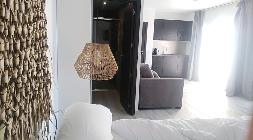 Imagen de la habitación del Hotel Boutique X Pueblo Benalmadena. Foto 5