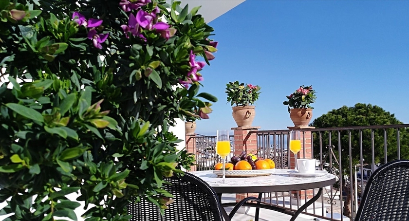 Imagen de la habitación del Hotel Boutique X Pueblo Benalmadena. Foto 10