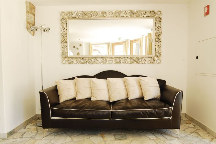 Imagen de los interiores del Hotel Boutique Zum Rosenbaum. Foto 19