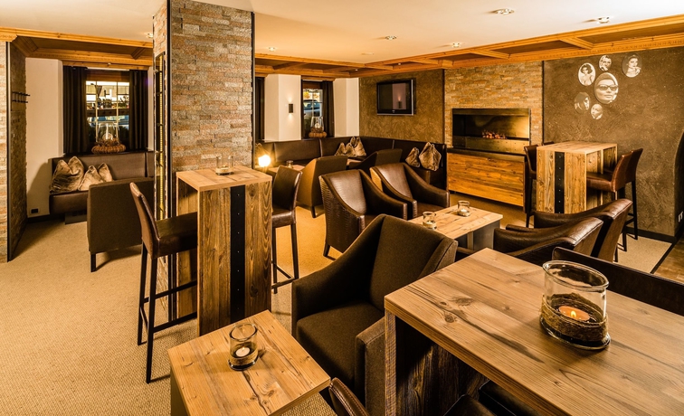 Imagen de los interiores del Hotel Boutique and Fashion Maciaconi. Foto 14