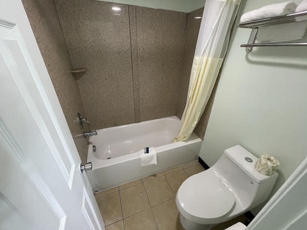 Imagen de la habitación del Hotel Bowers Hill Inn. Foto 2