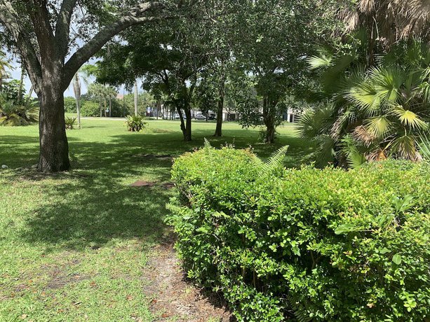 Imagen de los exteriores del Hotel Boynton Townhomes. Foto 10