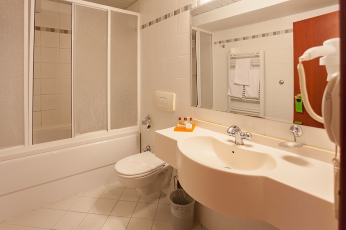 Imagen de la habitación del Hotel Boyuguzel Termal. Foto 13