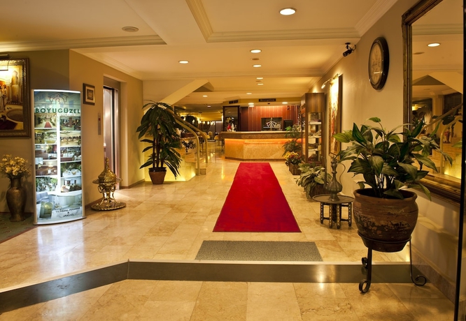 Imagen de los interiores del Hotel Boyuguzel Termal. Foto 17