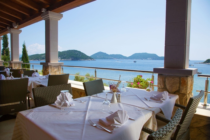 Imagen del bar/restaurante del Hotel Bozica. Foto 3