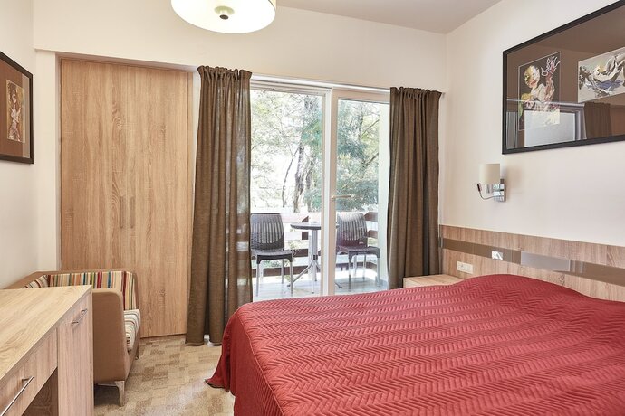 Imagen general del Hotel Bozur. Foto 8