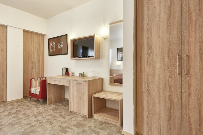 Imagen general del Hotel Bozur. Foto 9