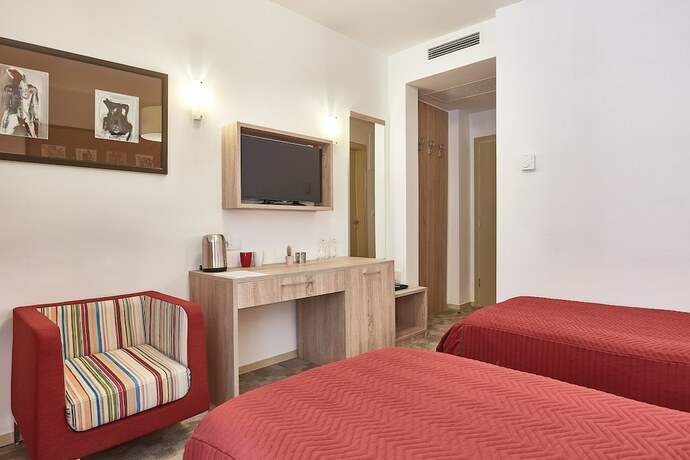 Imagen de la habitación del Hotel Bozur. Foto 20