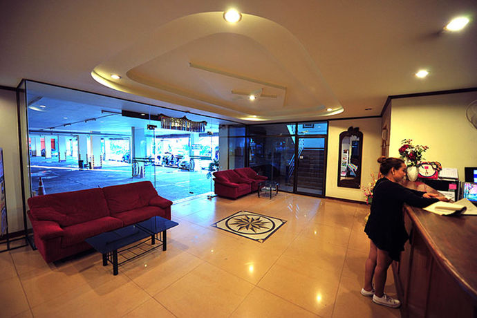 Imagen de los interiores del Hotel B.p Grand Service Apartment. Foto 11