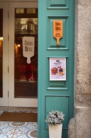 Imagen del bar/restaurante del Hotel B.places Apartments. Foto 6