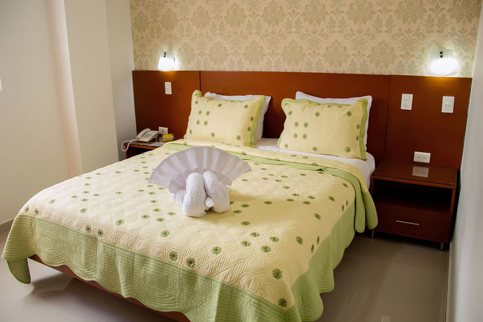 Imagen del bar/restaurante del Hotel Bquin Plaza. Foto 4