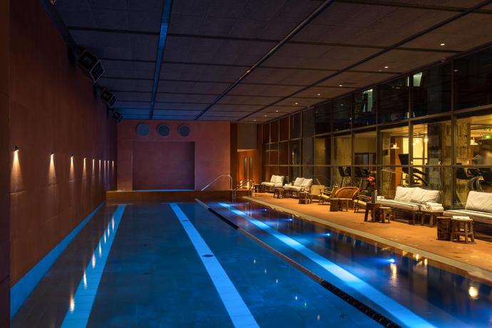Imagen de la piscina del Hotel Brach Paris. Foto 14