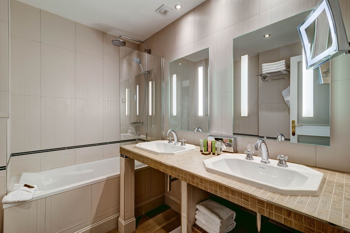 Imagen de la habitación del Hotel Bradford Elysées. Foto 5