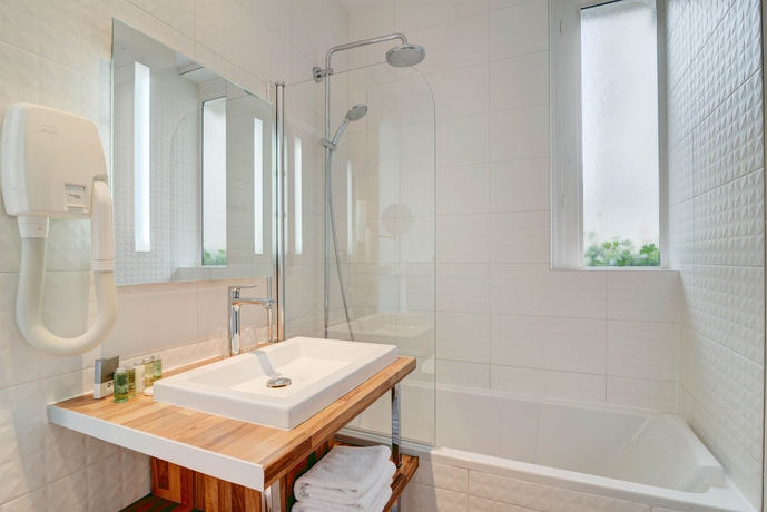 Imagen de la habitación del Hotel Bradford Elysées. Foto 6