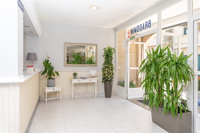 Imagen de los interiores del Hotel Bradomin. Foto 18