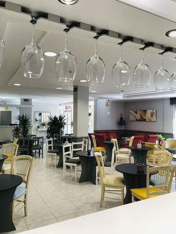 Imagen de la habitación del Hotel Bradomin. Foto 9