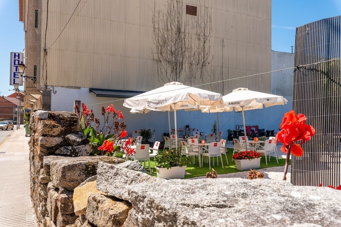 Imagen de la habitación del Hotel Bradomin. Foto 16