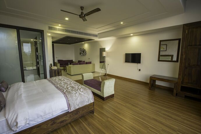 Imagen de la habitación del Hotel Brahma Horizon. Foto 20