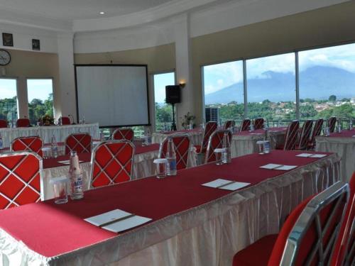 Imagen general del Hotel Braja Mustika Bogor. Foto 10