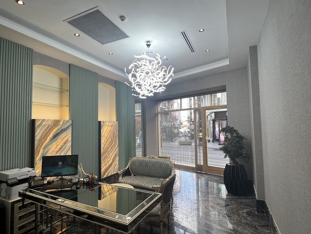 Imagen de los interiores del Hotel Brako. Foto 15