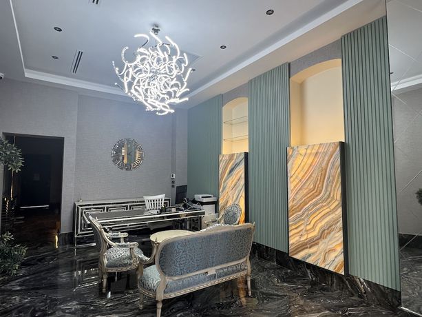 Imagen de los interiores del Hotel Brako. Foto 16