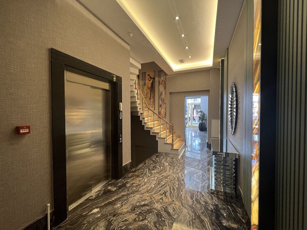 Imagen de los interiores del Hotel Brako. Foto 17