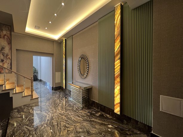 Imagen de los interiores del Hotel Brako. Foto 19