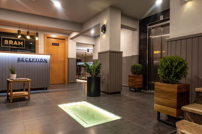 Imagen de los interiores del Hotel Bram Istanbul. Foto 18