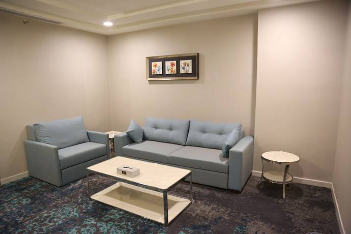 Imagen de la habitación del Hotel Bram Suites. Foto 7