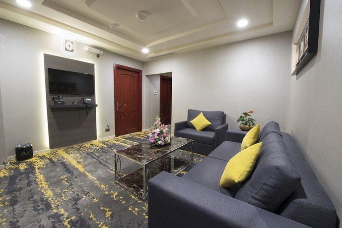 Imagen de la habitación del Hotel Bram Suites. Foto 15