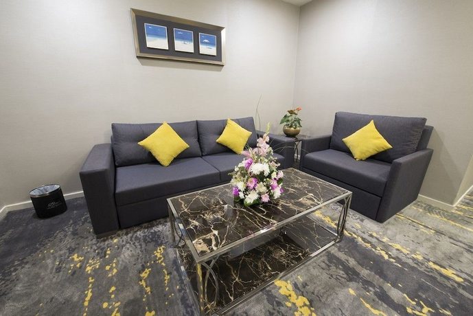 Imagen de la habitación del Hotel Bram Suites. Foto 17