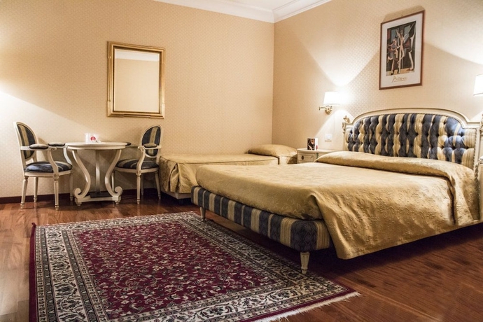 Imagen de la habitación del Hotel Bramante. Foto 10