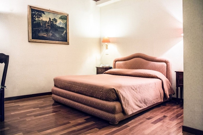 Imagen de la habitación del Hotel Bramante. Foto 12