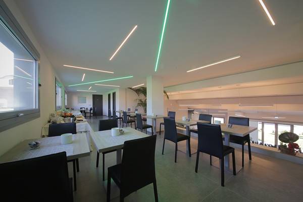 Imagen del bar/restaurante del Hotel Bramante Spa. Foto 2